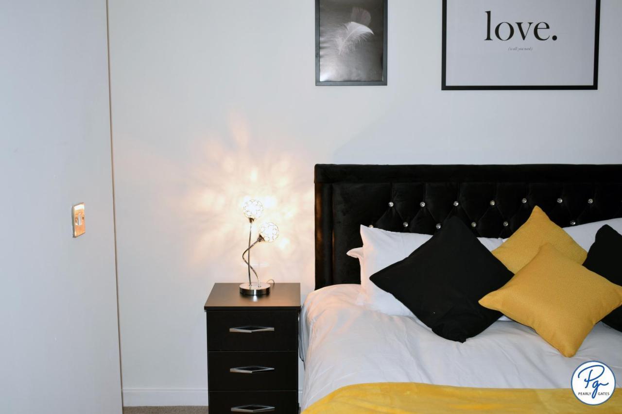 Penthouse - Amazing City Skyline Views - Balcony - Free Extra 2 Hours - Free Parking - Utilita Arena - Bullring Shopping - New St Station- Super King Size Bed Birmingham Extérieur photo
