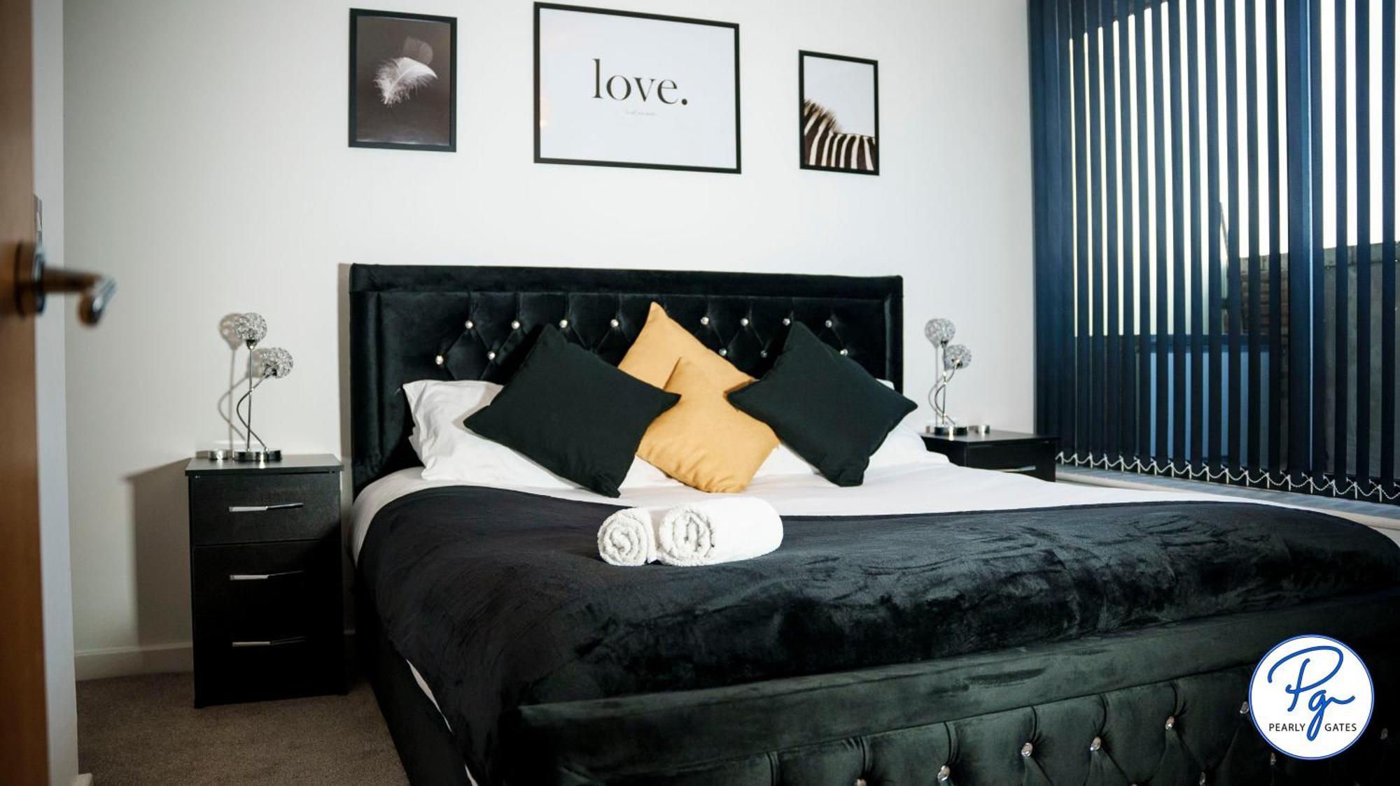 Penthouse - Amazing City Skyline Views - Balcony - Free Extra 2 Hours - Free Parking - Utilita Arena - Bullring Shopping - New St Station- Super King Size Bed Birmingham Extérieur photo