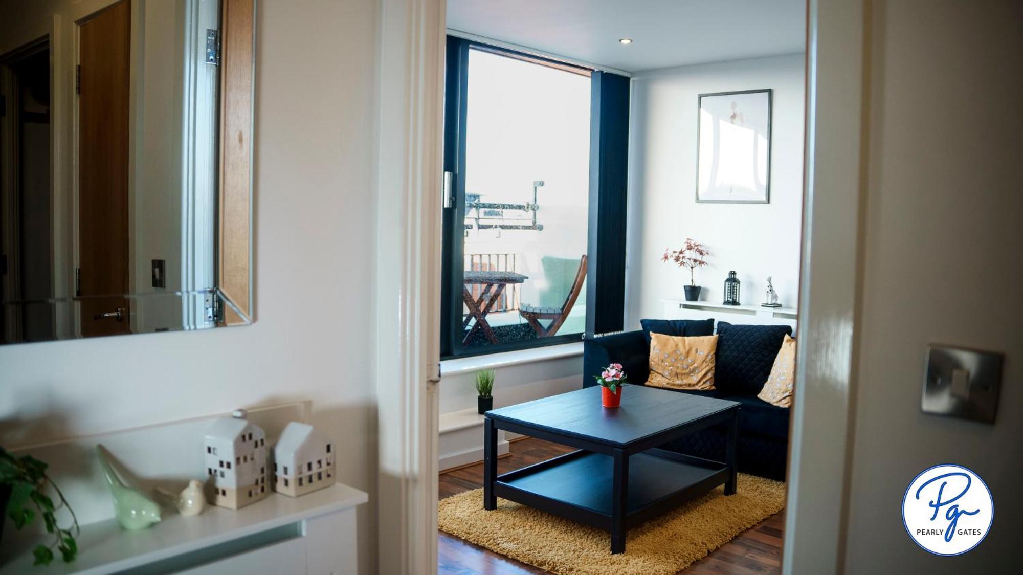 Penthouse - Amazing City Skyline Views - Balcony - Free Extra 2 Hours - Free Parking - Utilita Arena - Bullring Shopping - New St Station- Super King Size Bed Birmingham Extérieur photo