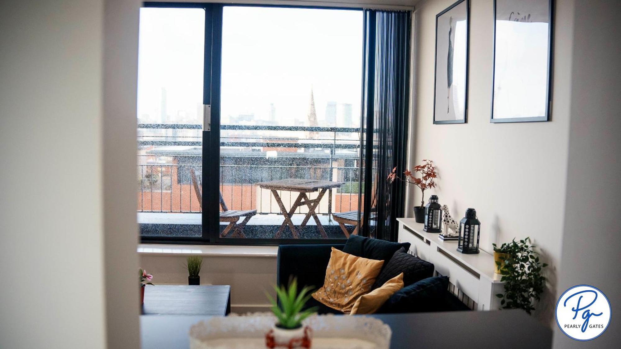 Penthouse - Amazing City Skyline Views - Balcony - Free Extra 2 Hours - Free Parking - Utilita Arena - Bullring Shopping - New St Station- Super King Size Bed Birmingham Extérieur photo