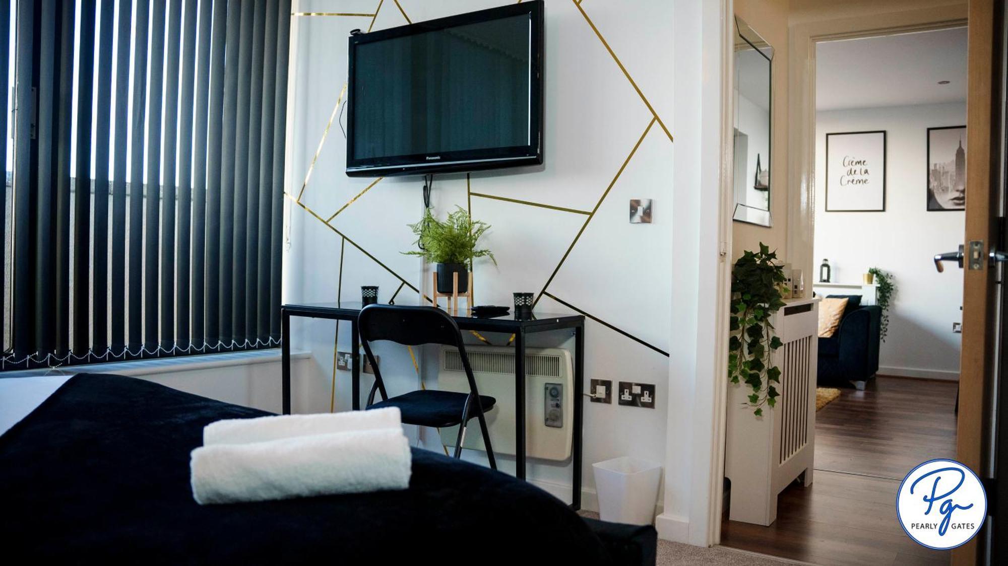 Penthouse - Amazing City Skyline Views - Balcony - Free Extra 2 Hours - Free Parking - Utilita Arena - Bullring Shopping - New St Station- Super King Size Bed Birmingham Extérieur photo